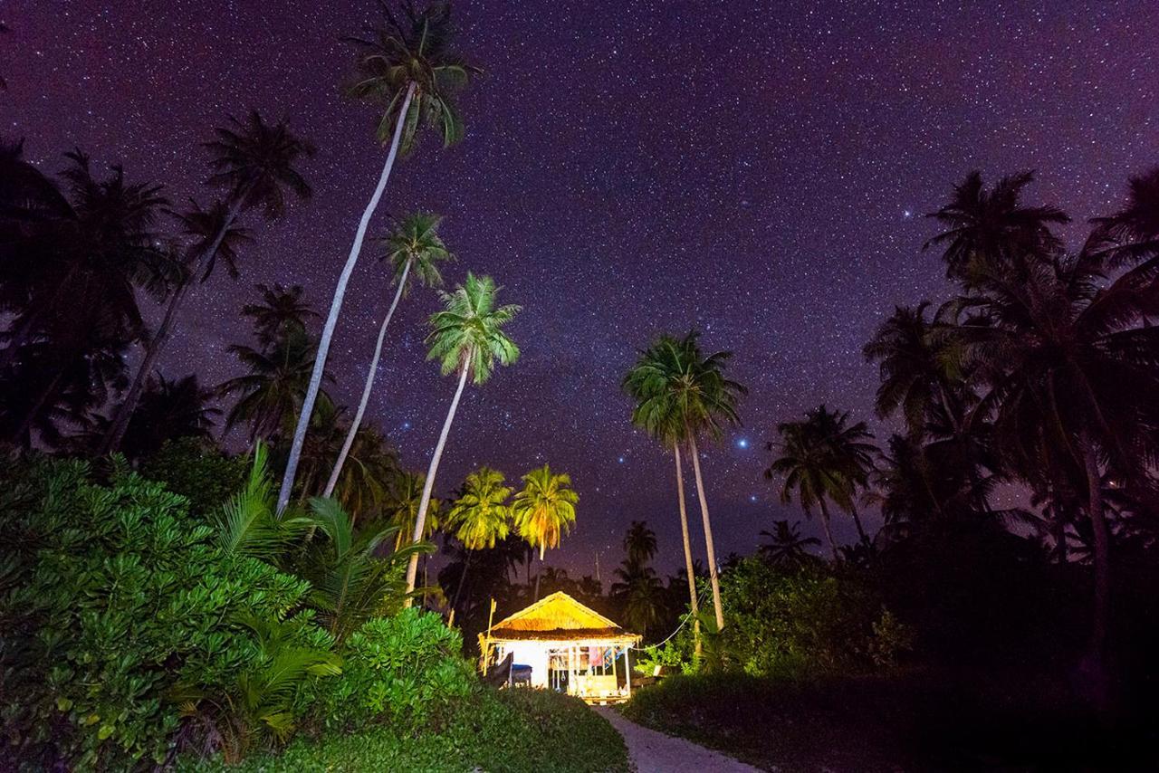 Pinang Island - Private Island Sea View Bungalows Singkil  Kültér fotó