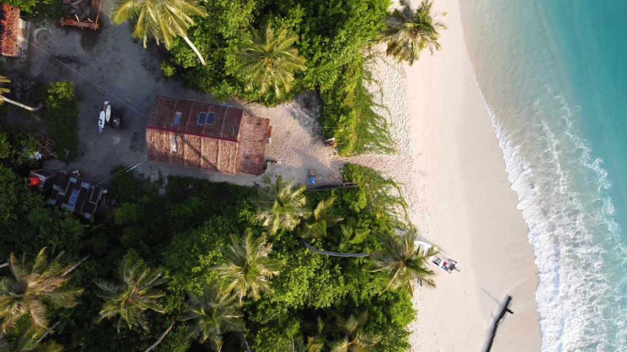 Pinang Island - Private Island Sea View Bungalows Singkil  Kültér fotó