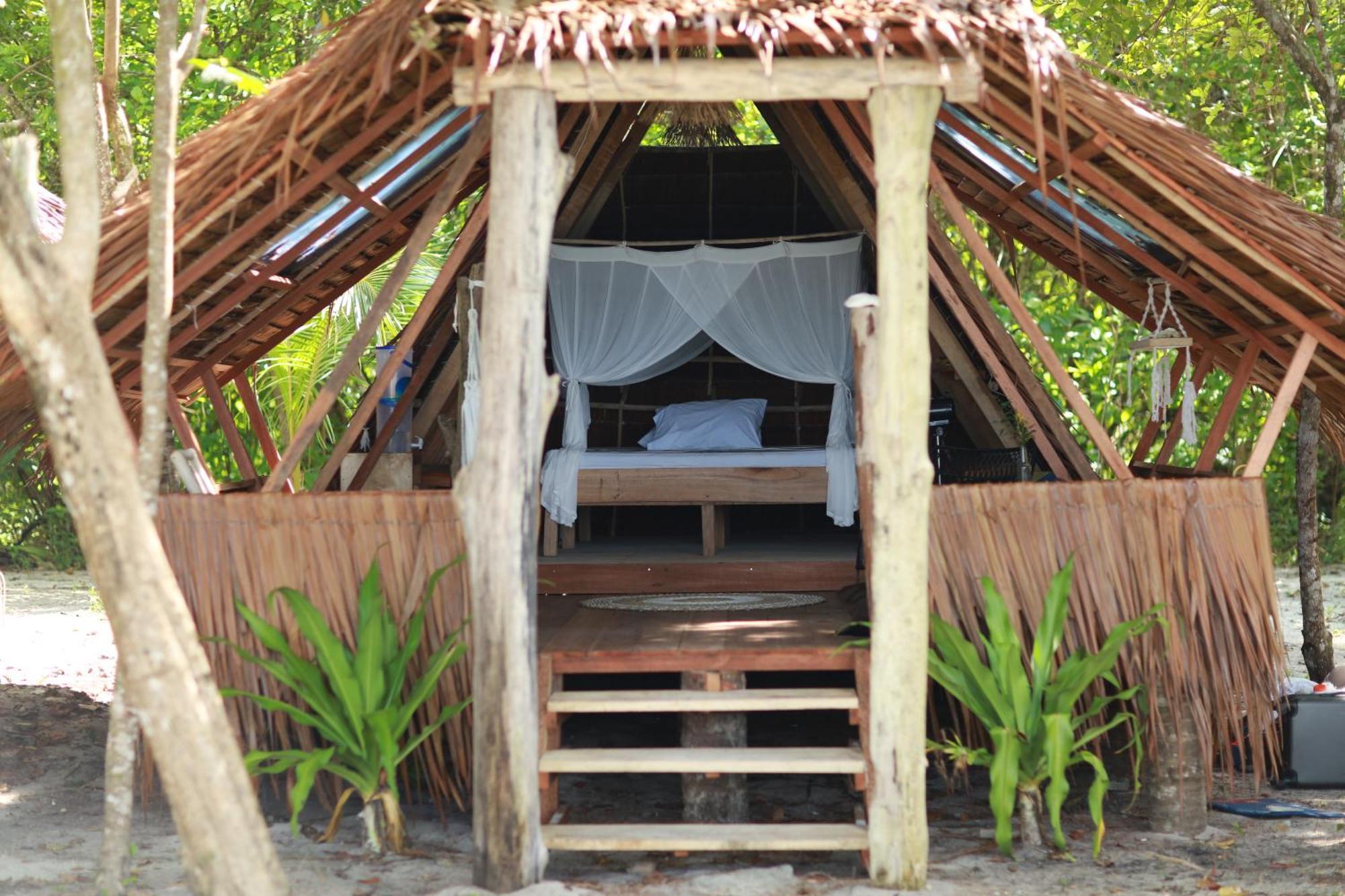 Pinang Island - Private Island Sea View Bungalows Singkil  Kültér fotó