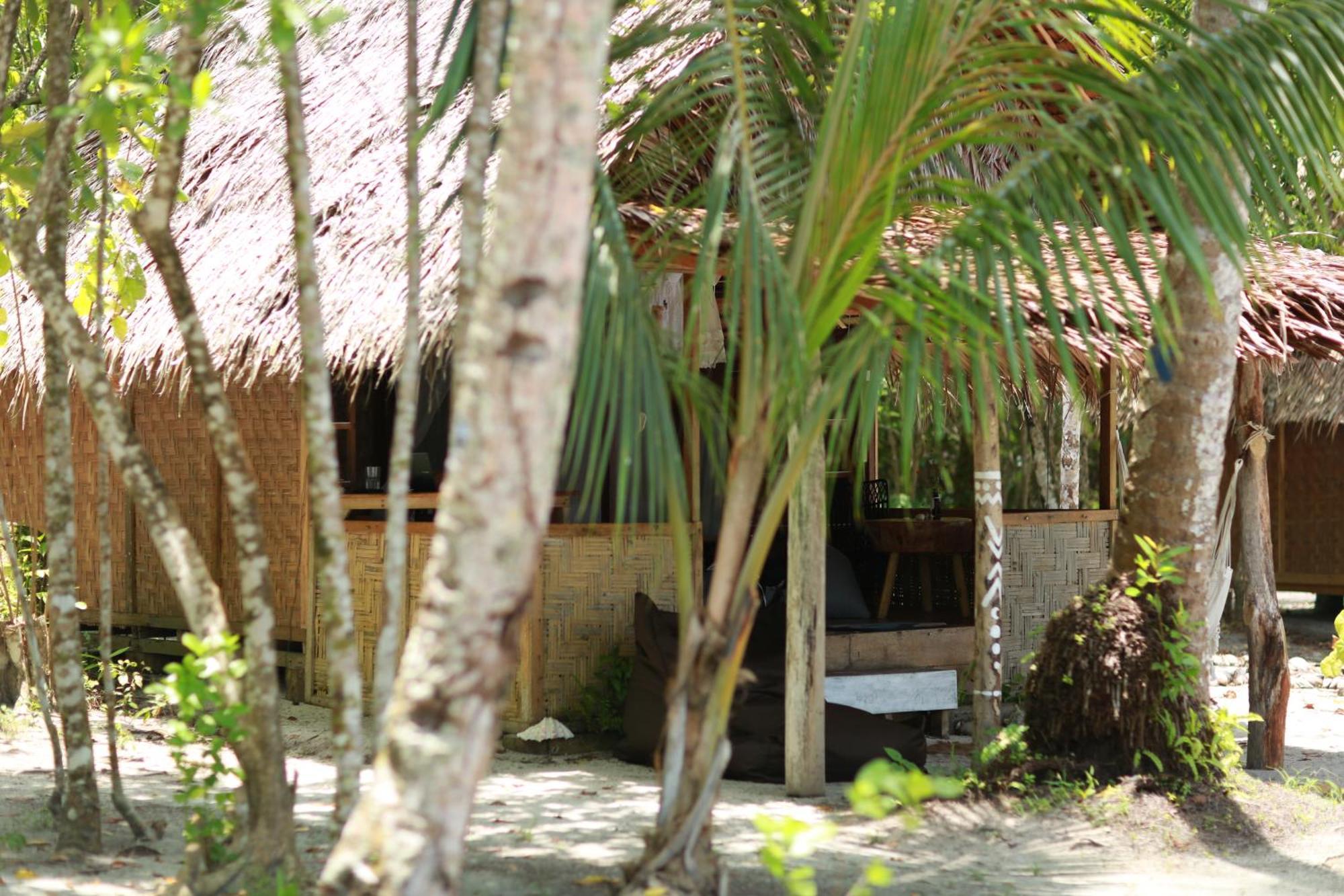Pinang Island - Private Island Sea View Bungalows Singkil  Kültér fotó