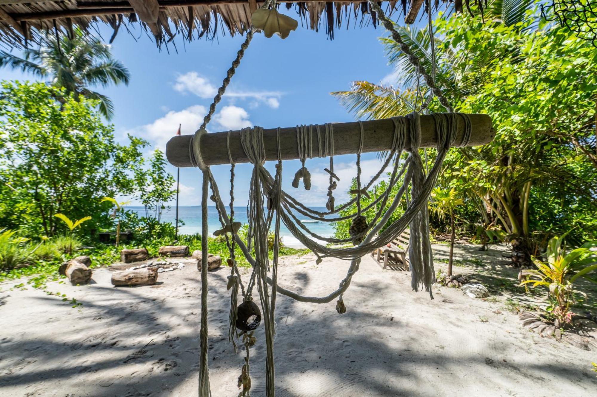 Pinang Island - Private Island Sea View Bungalows Singkil  Kültér fotó