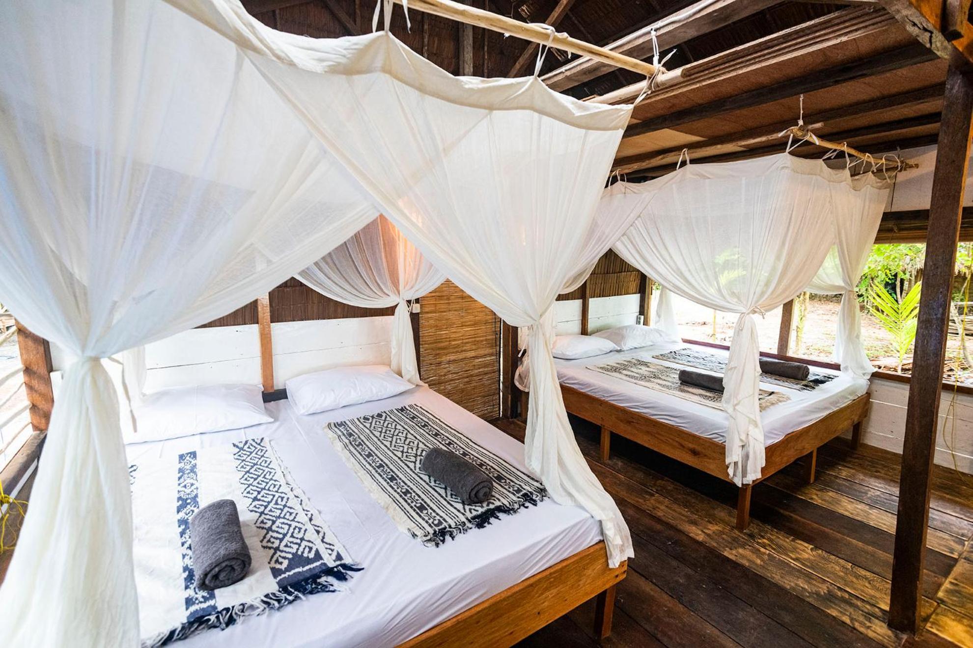 Pinang Island - Private Island Sea View Bungalows Singkil  Kültér fotó