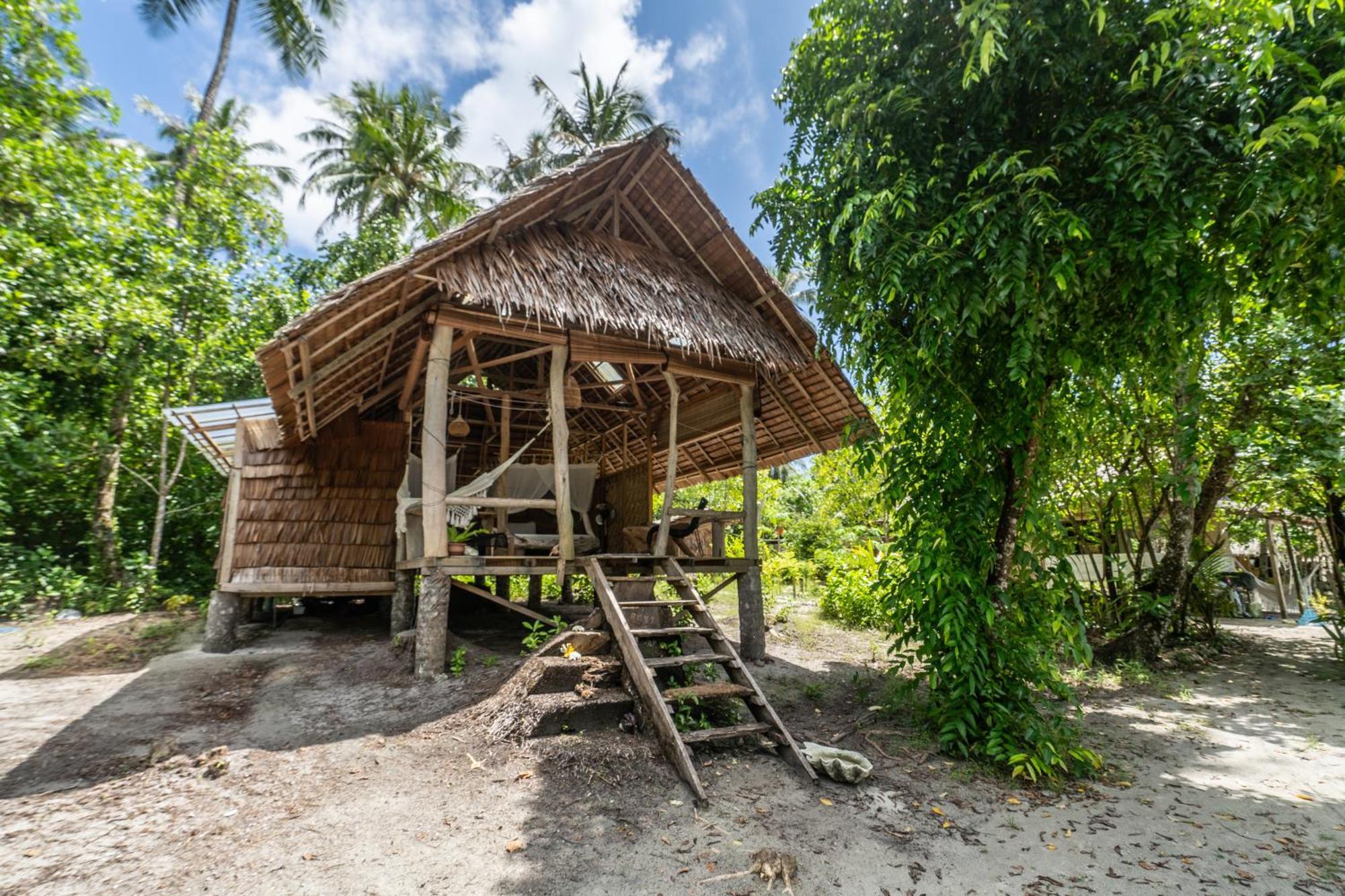 Pinang Island - Private Island Sea View Bungalows Singkil  Kültér fotó
