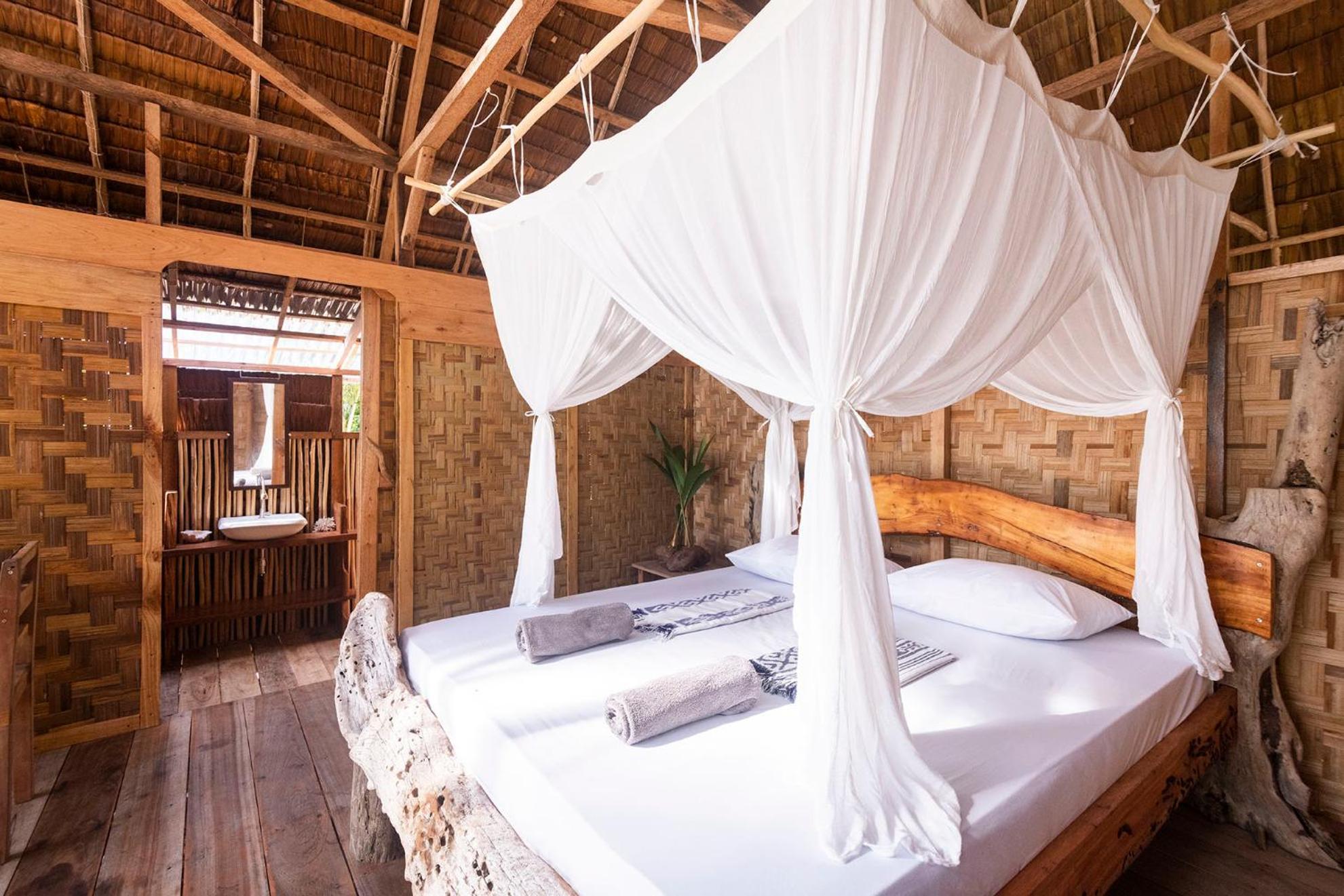 Pinang Island - Private Island Sea View Bungalows Singkil  Kültér fotó