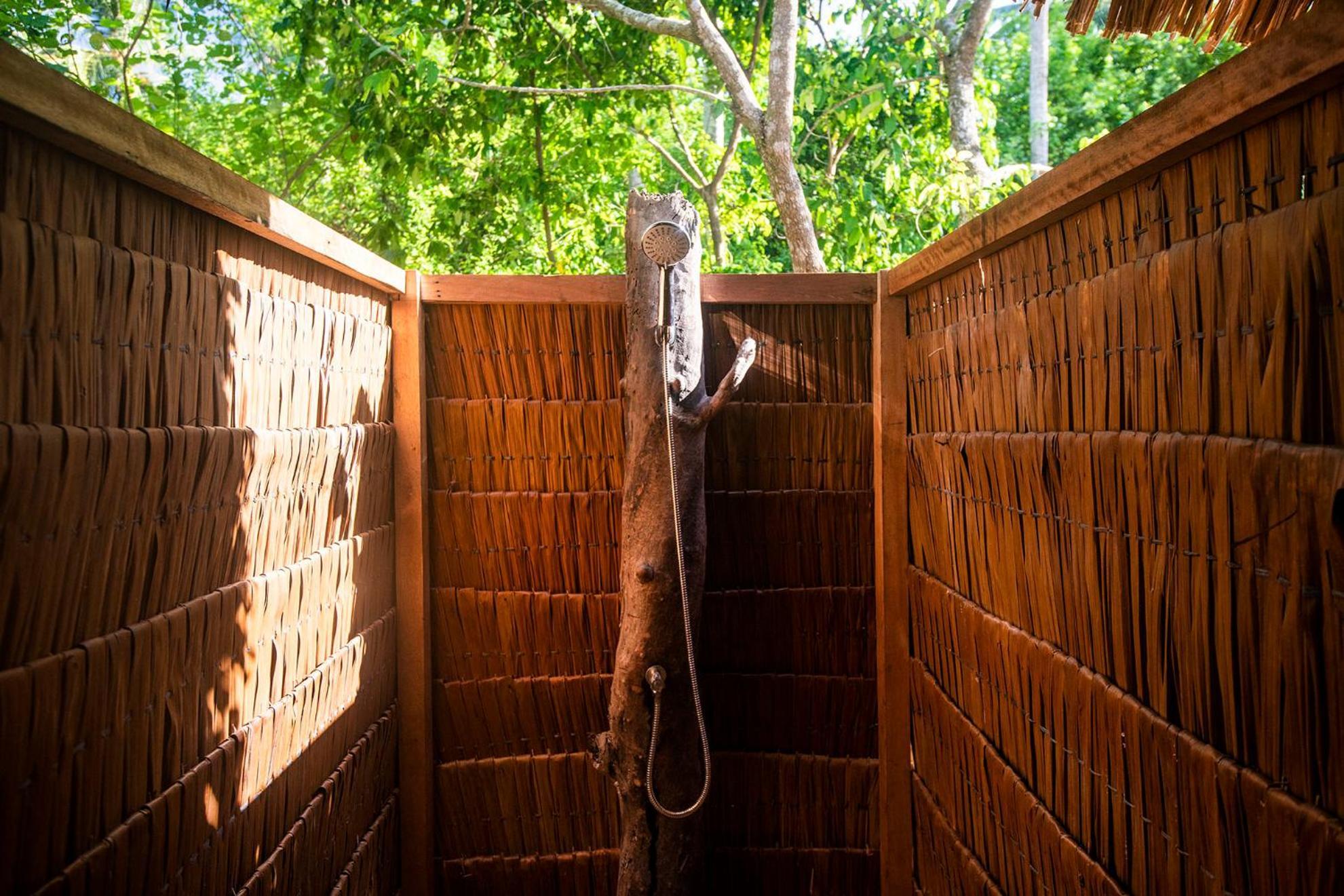 Pinang Island - Private Island Sea View Bungalows Singkil  Szoba fotó