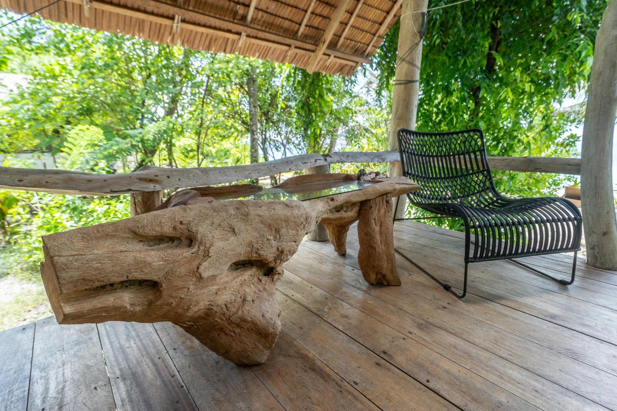 Pinang Island - Private Island Sea View Bungalows Singkil  Szoba fotó